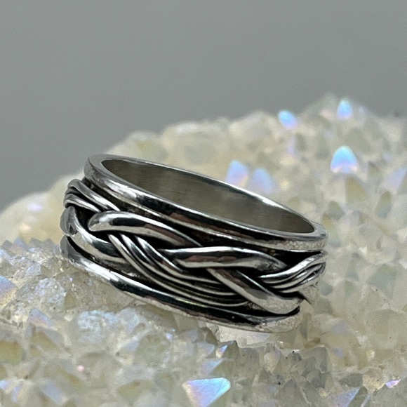 Sterling Silver Braided Spinner Ring -Celtic Style -Everyday Elegance - Picture 1 of 4